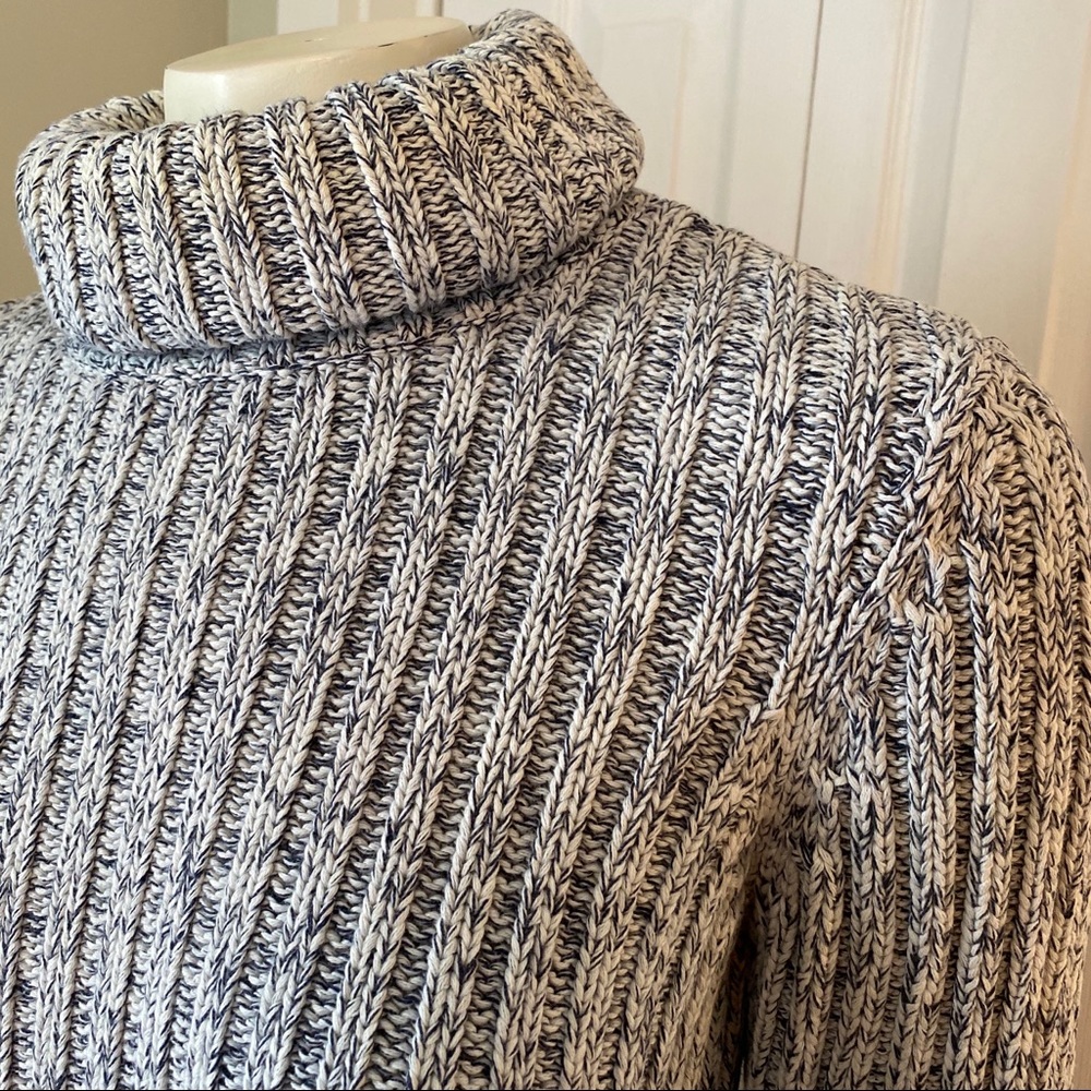🌹 Tommy Hilfiger // Chunky Turtleneck Sweater - Picture 3 of 12